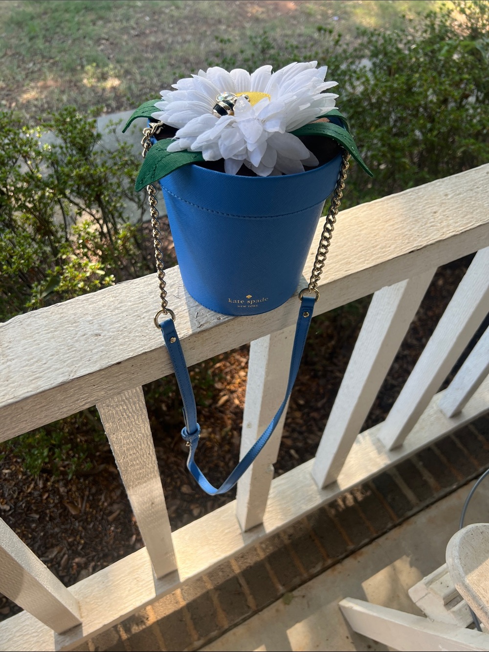 Kate Spade New York Down The Rabbit Hole Daisy Flowerpot Crossbody